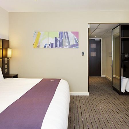 Premier Inn Gatwick Crawley Town West ภายนอก รูปภาพ